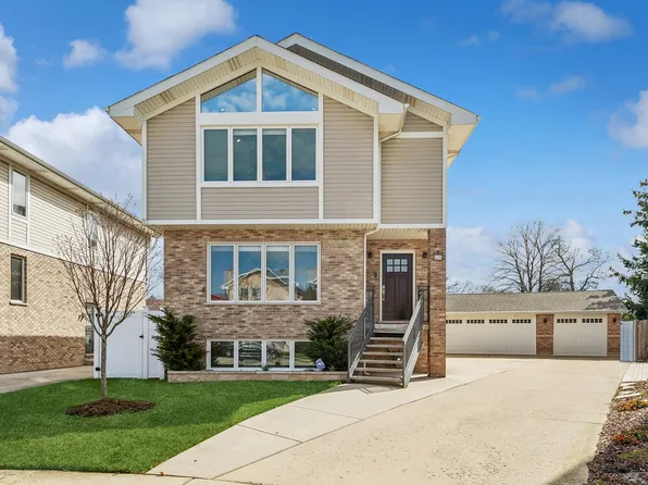 6519 W Byron St, Chicago, IL 60634