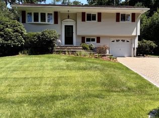 19 Von Beaste Ln, Congers, NY 10920