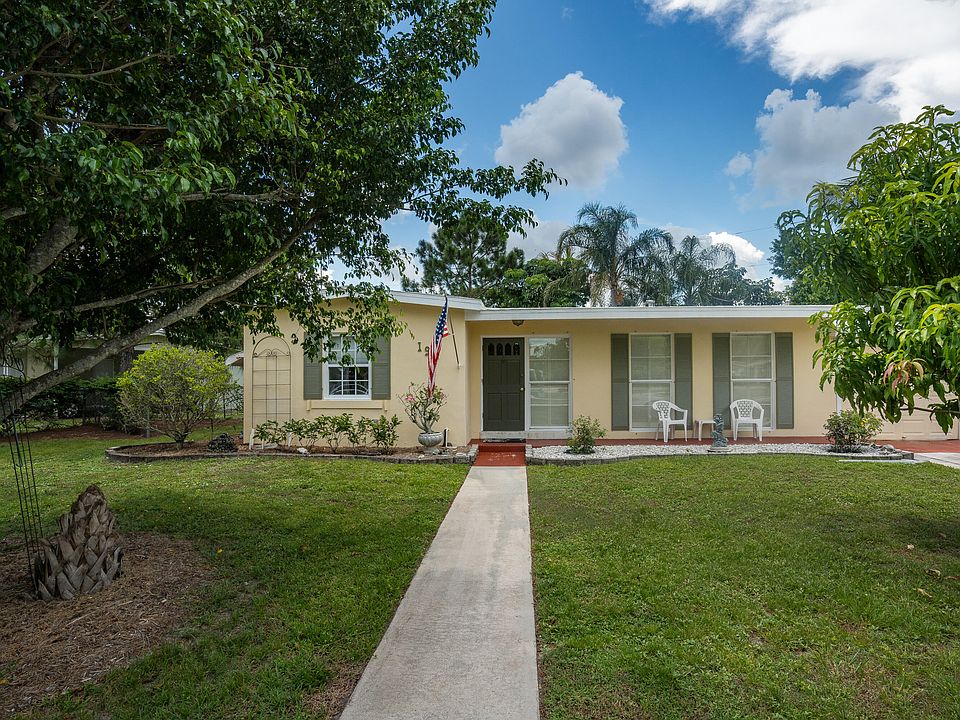 1st image of 192 SE Castana Court