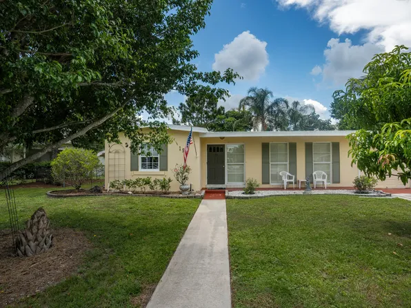 192 SE Castana Court, Port St Lucie, FL 34983