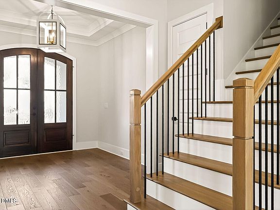 4th image of 908 Lily Claire Ln