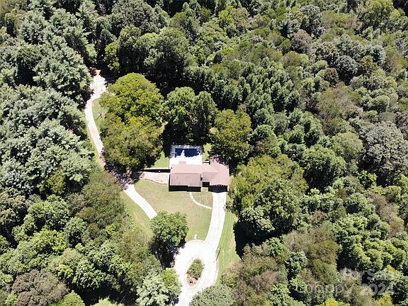 2nd image of 621 S Cricket Dr