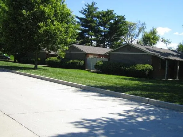 46 N 15th St APT 8, Saint Charles, IL 60174