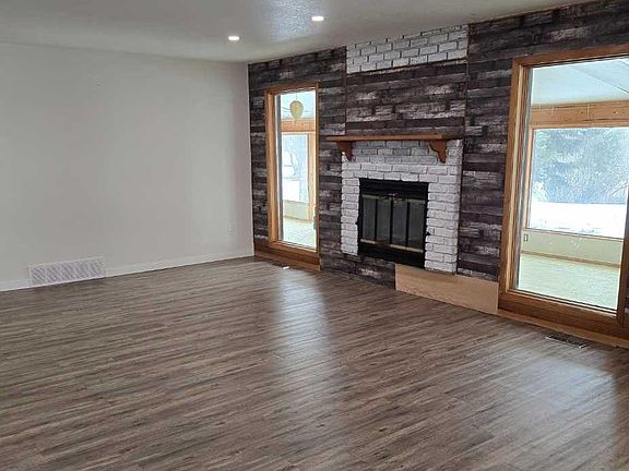 4th image of Range Rd E #125-45062