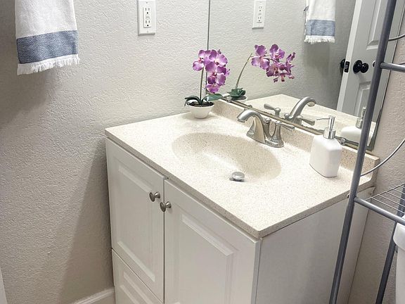5th image of 324 Oak Rose Ln APT 202