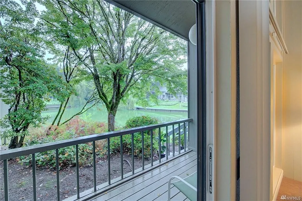 1 bed, 1.5 bath, 1048 sqft, $1,850 — Photo 4