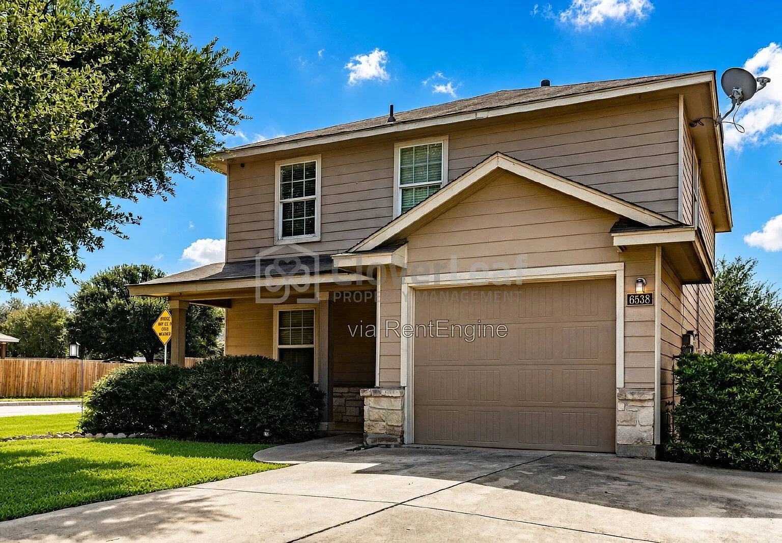 3 bed, 2.5 bath, 1724 sqft, $1,647 — Photo 3