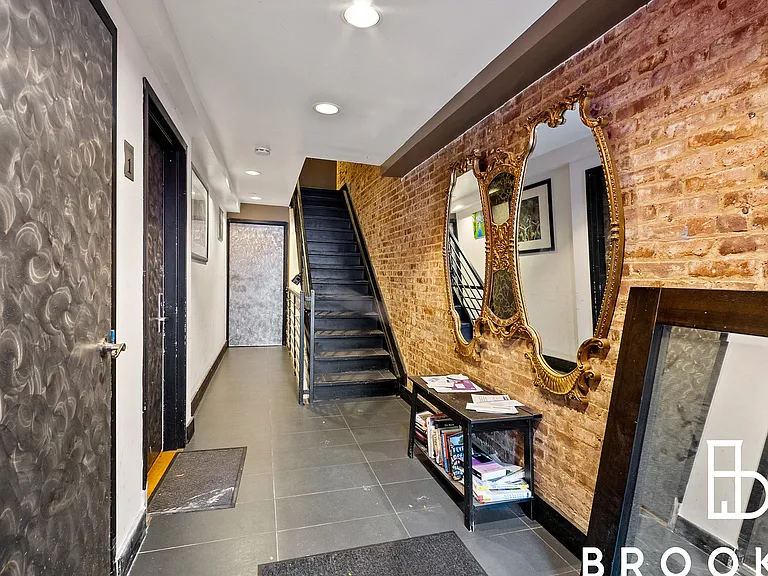 600 Saint Marks Ave #4L — Photo 13