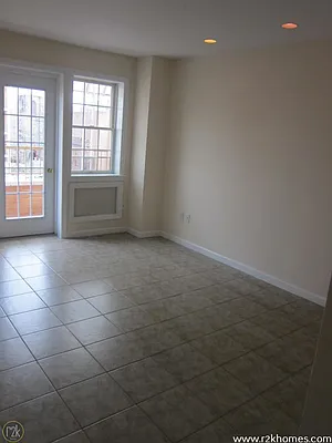 Rented by Realty 2000 Corp | media 8