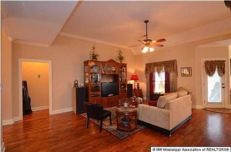4th image of 2851 Poplar Woods Dr