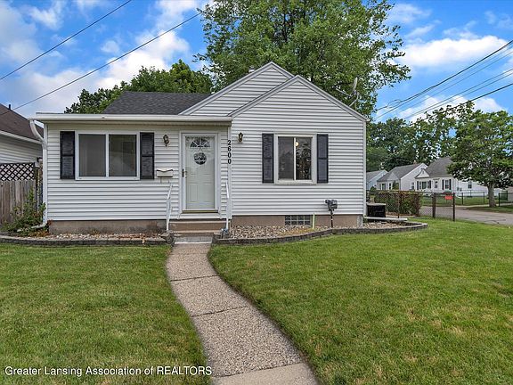 3rd image of 2600 Marion Ave
