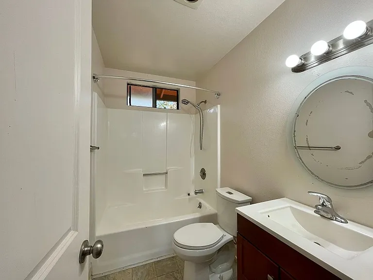 Bridgeview Apartments — Photo 22