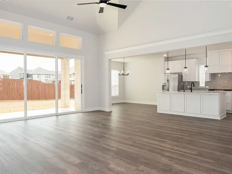1609 Whisperwood Way — Photo 12