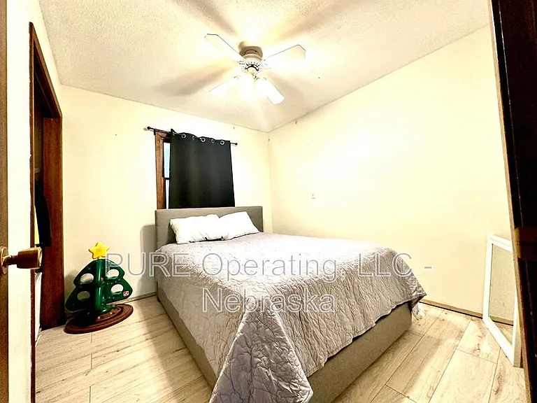 105 N Elm St — Photo 16