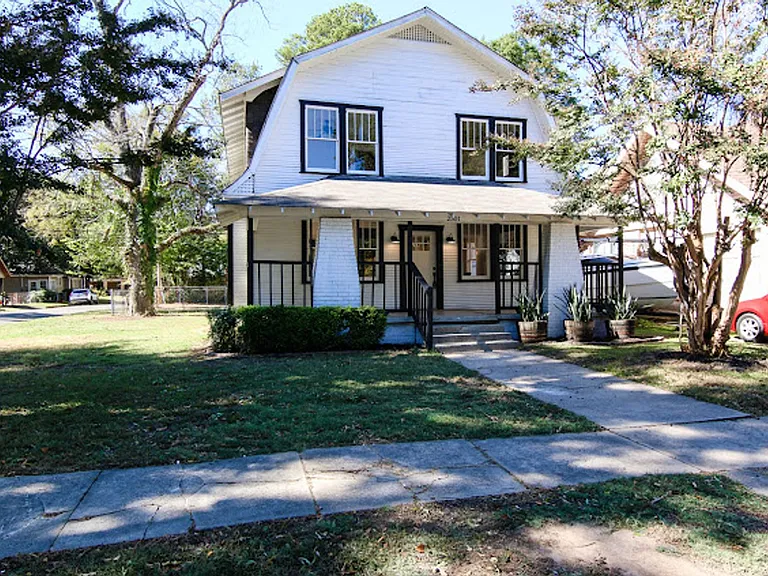 2301 Pecan St — Photo 20