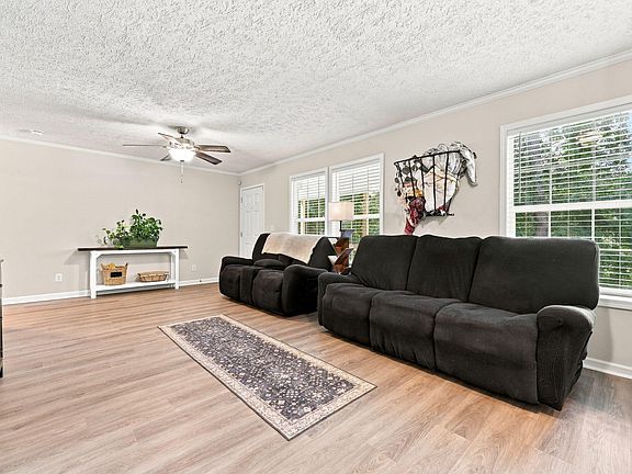 3rd image of 388 Turlington Rd