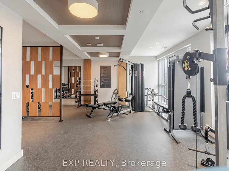 560 Rideau St #407 — Photo 17