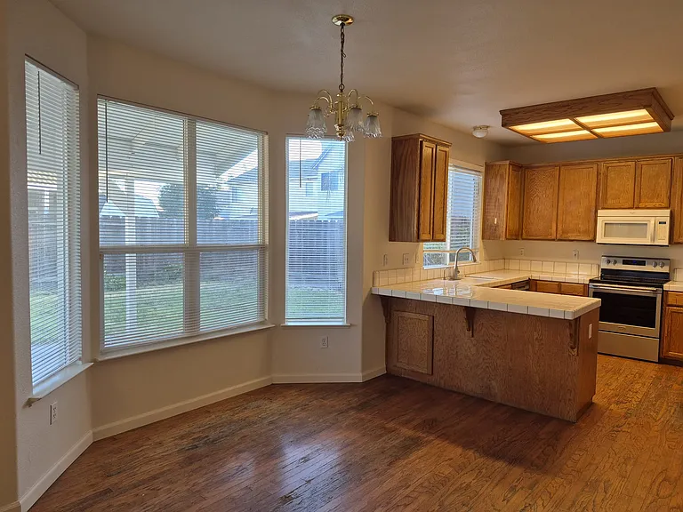 3712 Jarena Dr — Photo 8