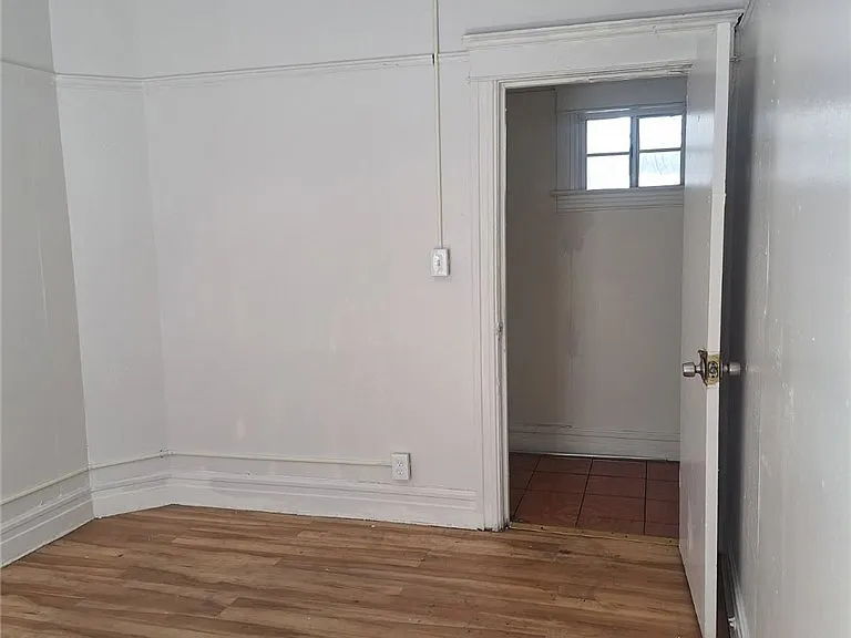 1943 Estrella Ave — Photo 11