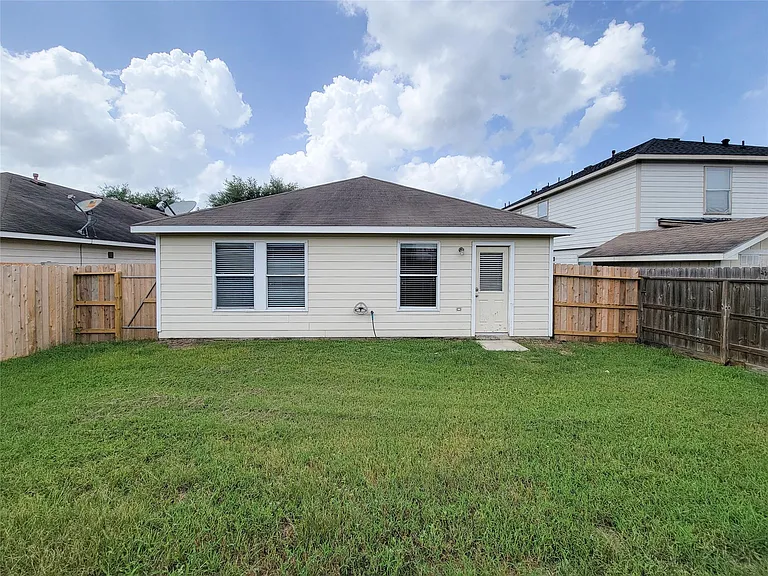 7438 Fox Knoll Ln — Photo 34