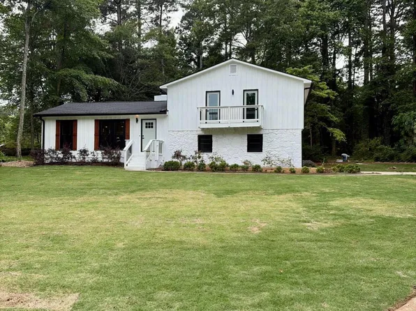 3515 Creek Ct, Marietta, GA 30062