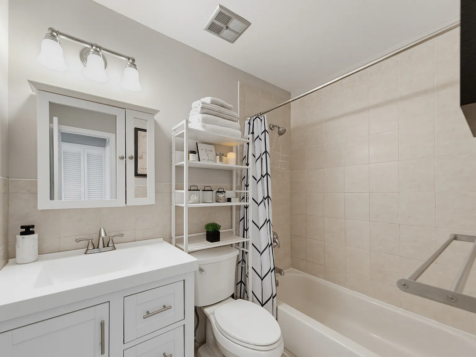 1 bed, 886 sqft, $2,250 — Photo 4