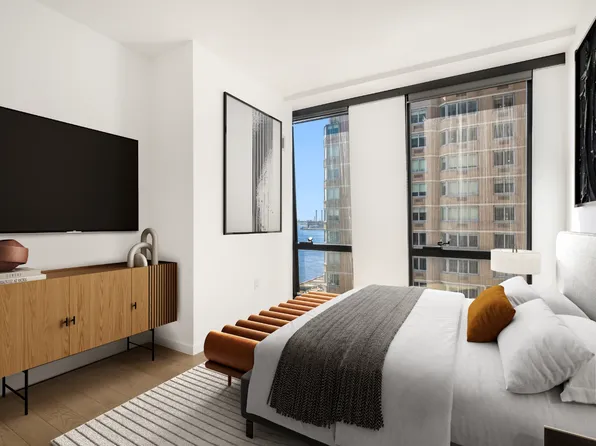 626 1st Avenue image 4 of 36