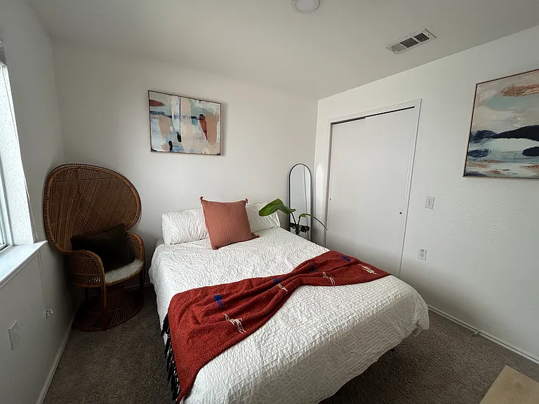 5213 Krueger Ln — Photo 8