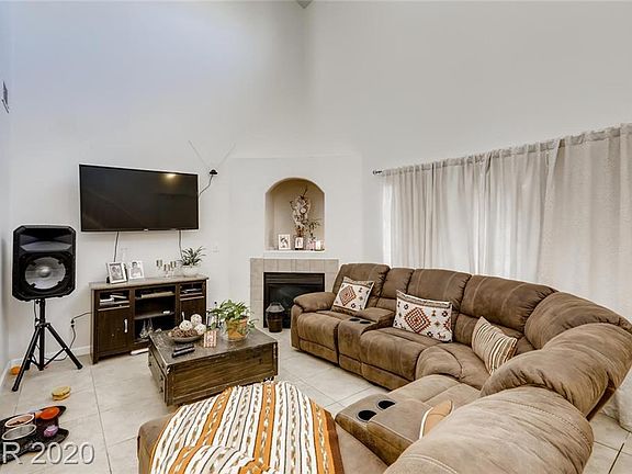 5th image of 2082 Cary Grant Ct