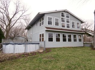 607 Kingston Blvd, McHenry, IL 60050