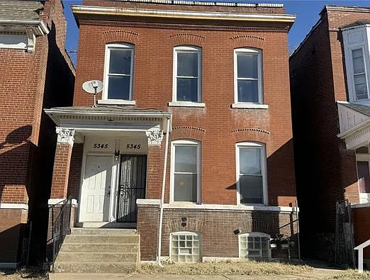5345 Wells Ave #2F — Photo 1
