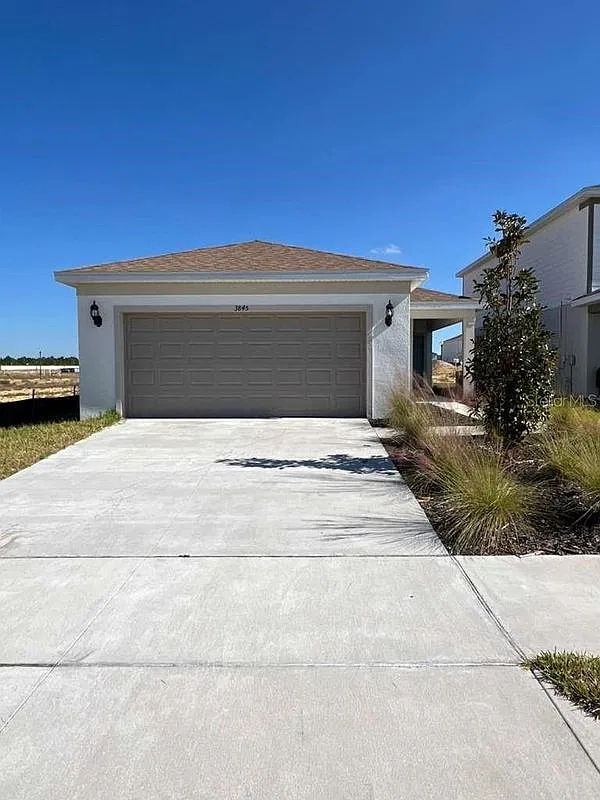 4 bed, 2.0 bath, 1662 sqft, $2,250 — Photo 1