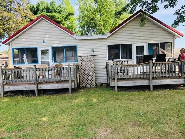 983 W North Shore Dr, Montello, WI 53949