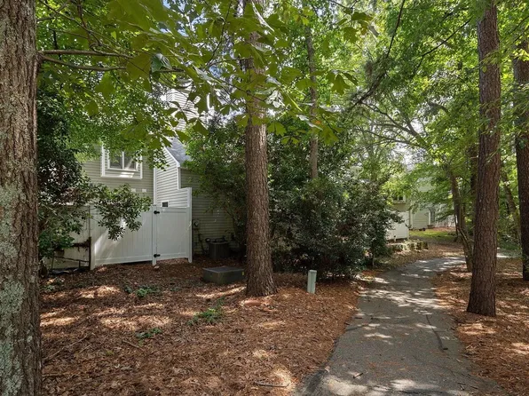 6 Parsons Chase Ln, Durham, NC 27713