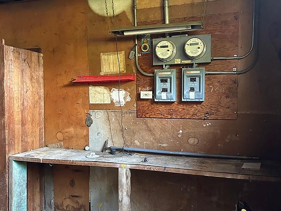 3rd image of 1246 Shafter Ave