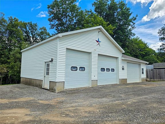 4th image of 6456 Creek Rd