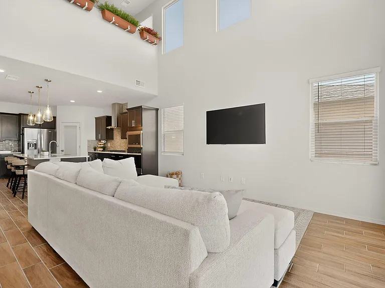 4139 Silver Springs Rd NE — Photo 10