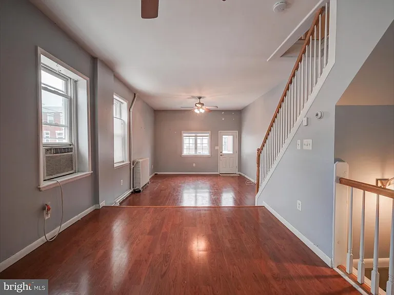 3801 Fait Ave — Photo 8