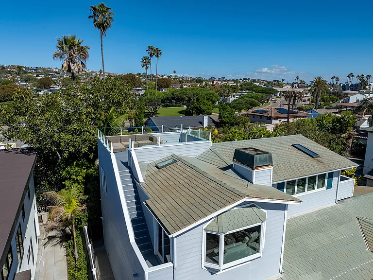 5247 Chelsea St — Photo 17