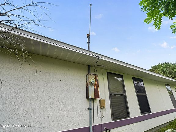 5th image of 1306 Camas Ave NW
