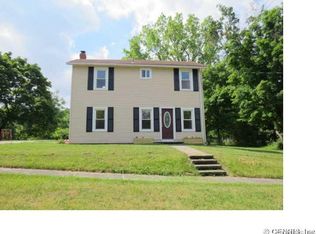 31 Hibbard Ave, Clifton Springs, NY 14432