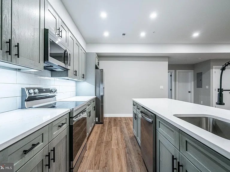 1217 E Columbia Ave #2 — Photo 4