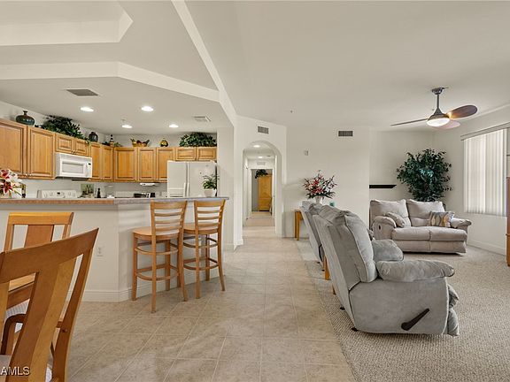 3rd image of 1512 SW 50th St APT 202
