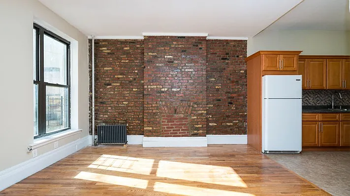 Rented by Nooklyn NYC LLC | media 52