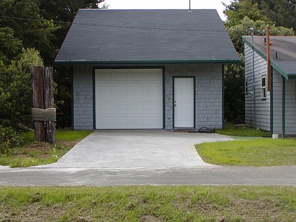 4th image of 125 SW Cetus St