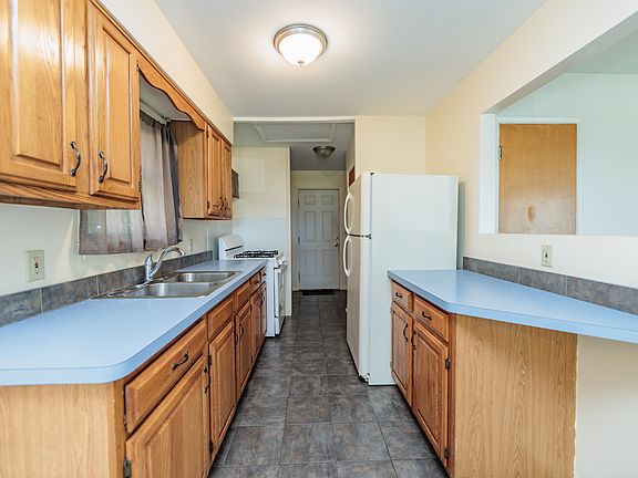 5th image of 502 Ironwood Ct