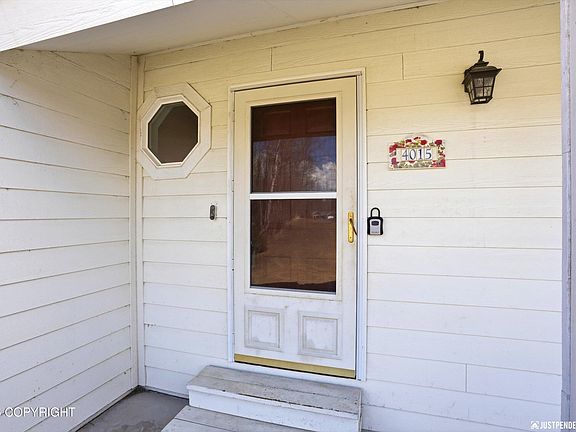 4th image of 4015 N Hazelwood Cir