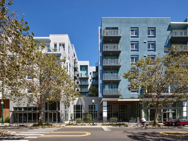 Anton Pacific — Photo 33