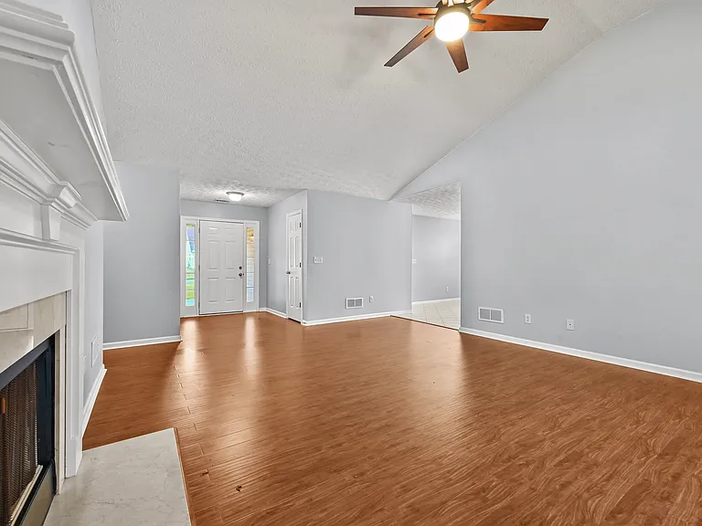 1029 Harbins Pass Dr — Photo 7