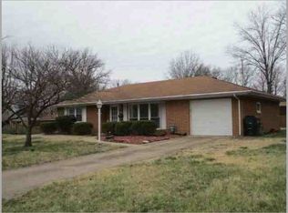 3 Lancelot Dr, Belleville, IL 62226
